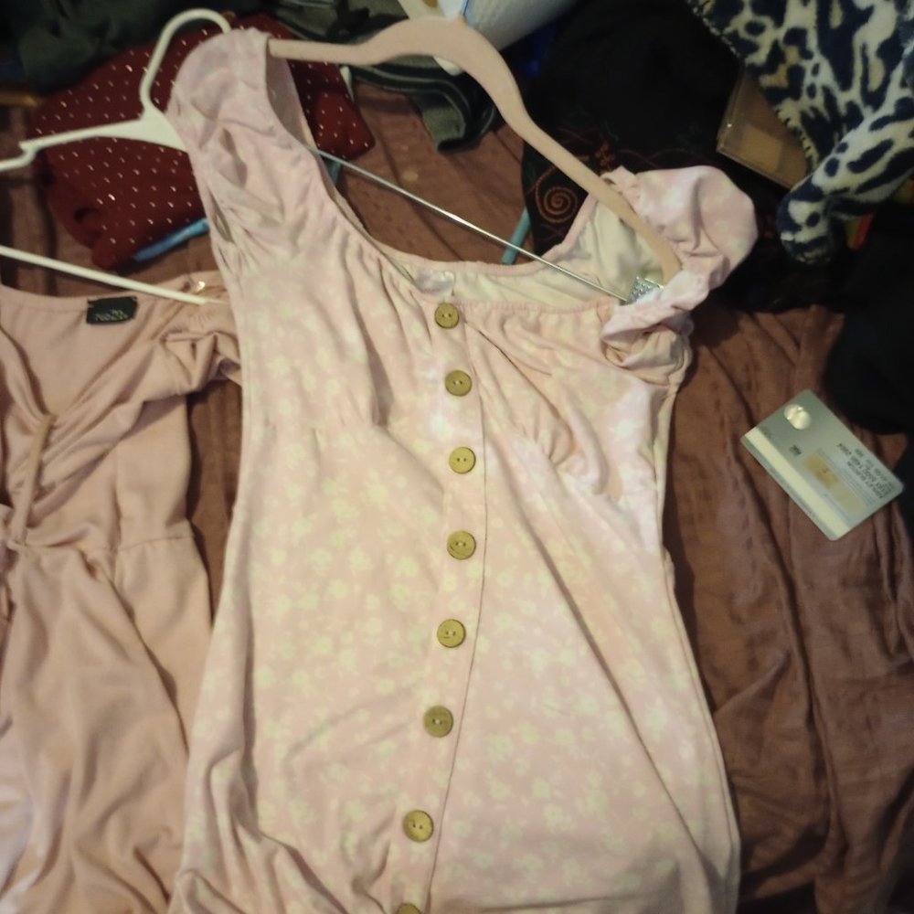 Dresses - Picture 2 of 2